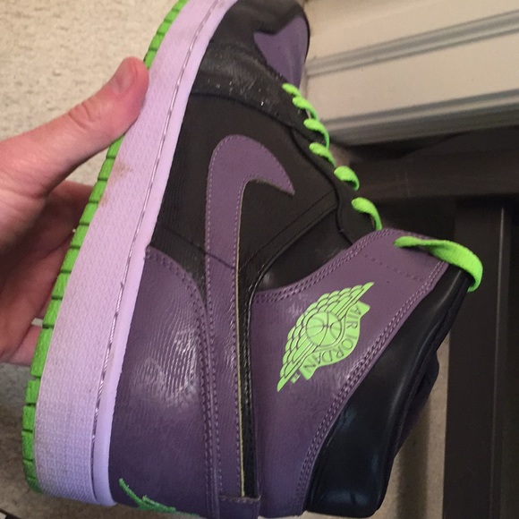 jordan 1 joker glow in the dark